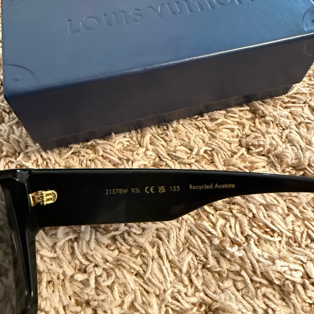 Louis Vuitton-Cyclone Sunglasses - Picture 6 of 6